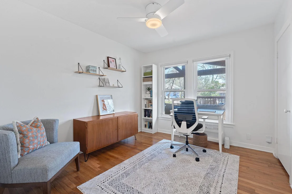 Photo of 5807 Link Ave