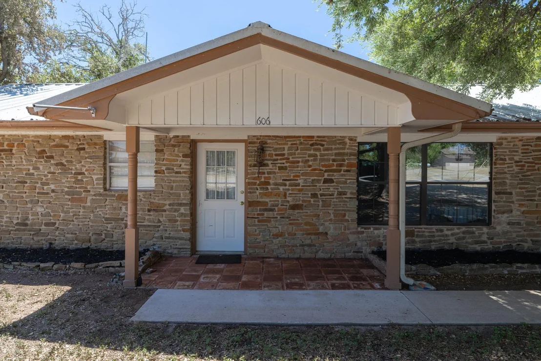 Photo of 606 Cedar DR