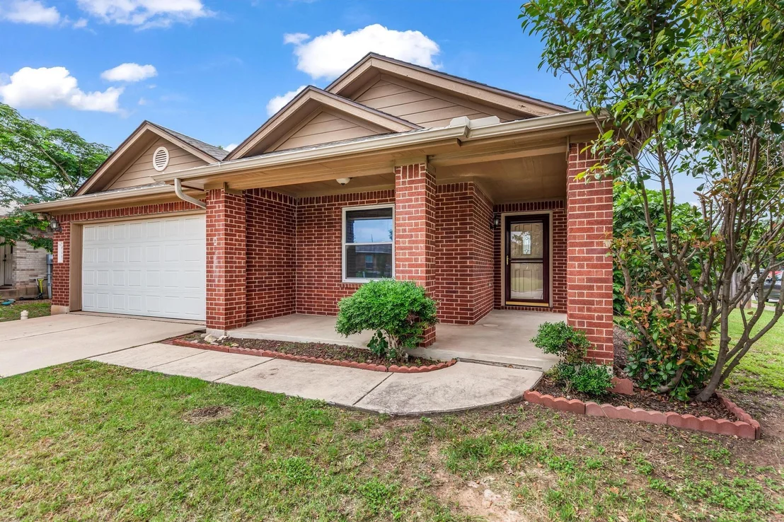 Photo of 609 Golden Gate DR