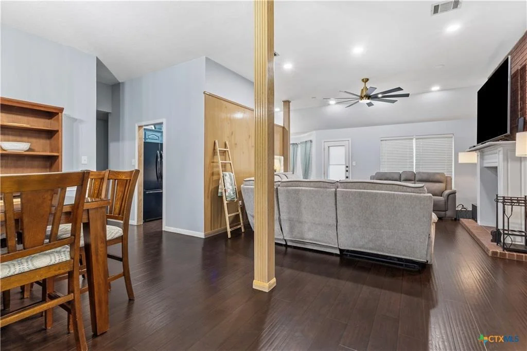 Photo of 1711 Lynx CIR