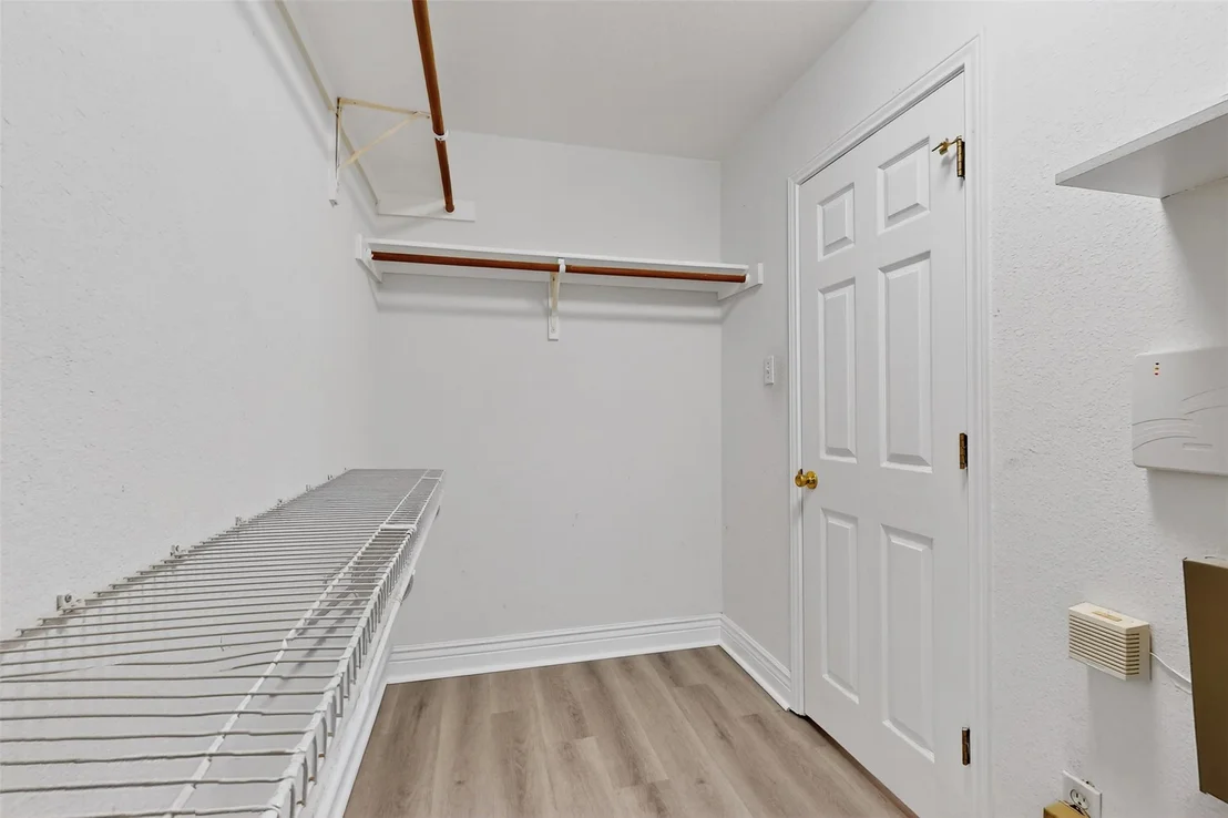 Photo of 5008 Barlow DR