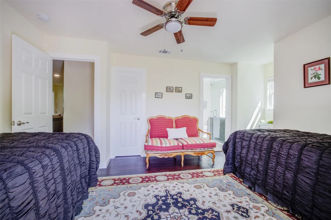 Photo of 7917 Forest View DR