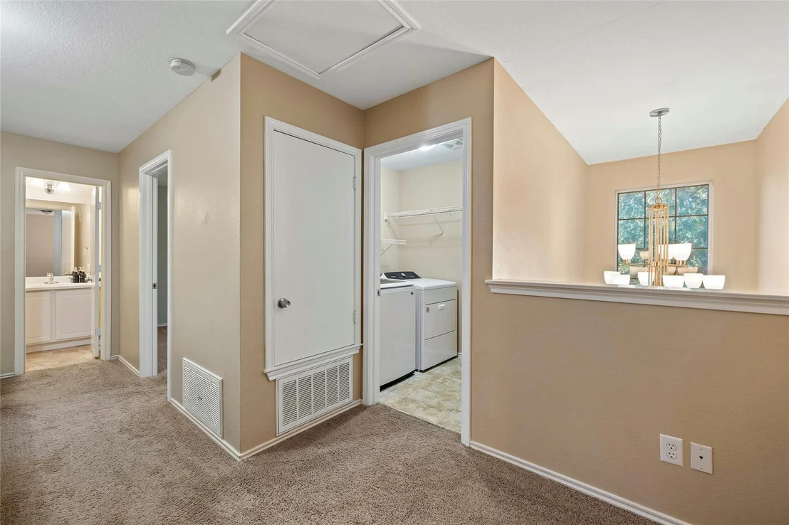 Photo of 404 Meadow Park DR
