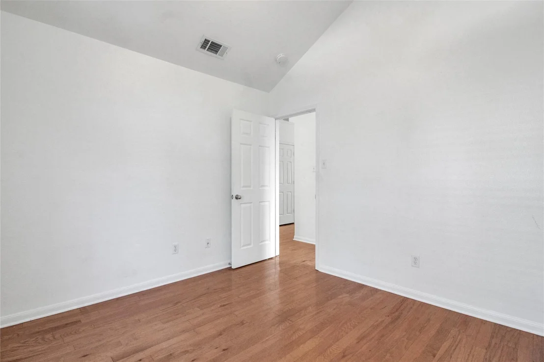 Photo of 3107 Burlington