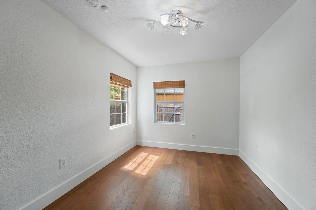Photo of 1137 Nickols Ave