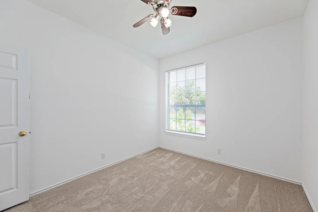 Photo of 1605 Azalea DR