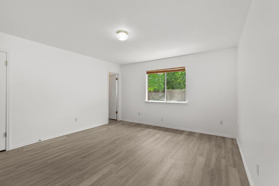 Photo of 112 James Lin CIR