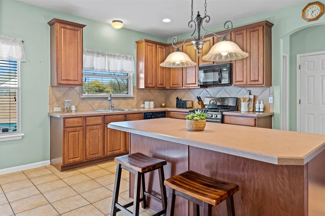 Photo of 4121 Meadow Bluff WAY
