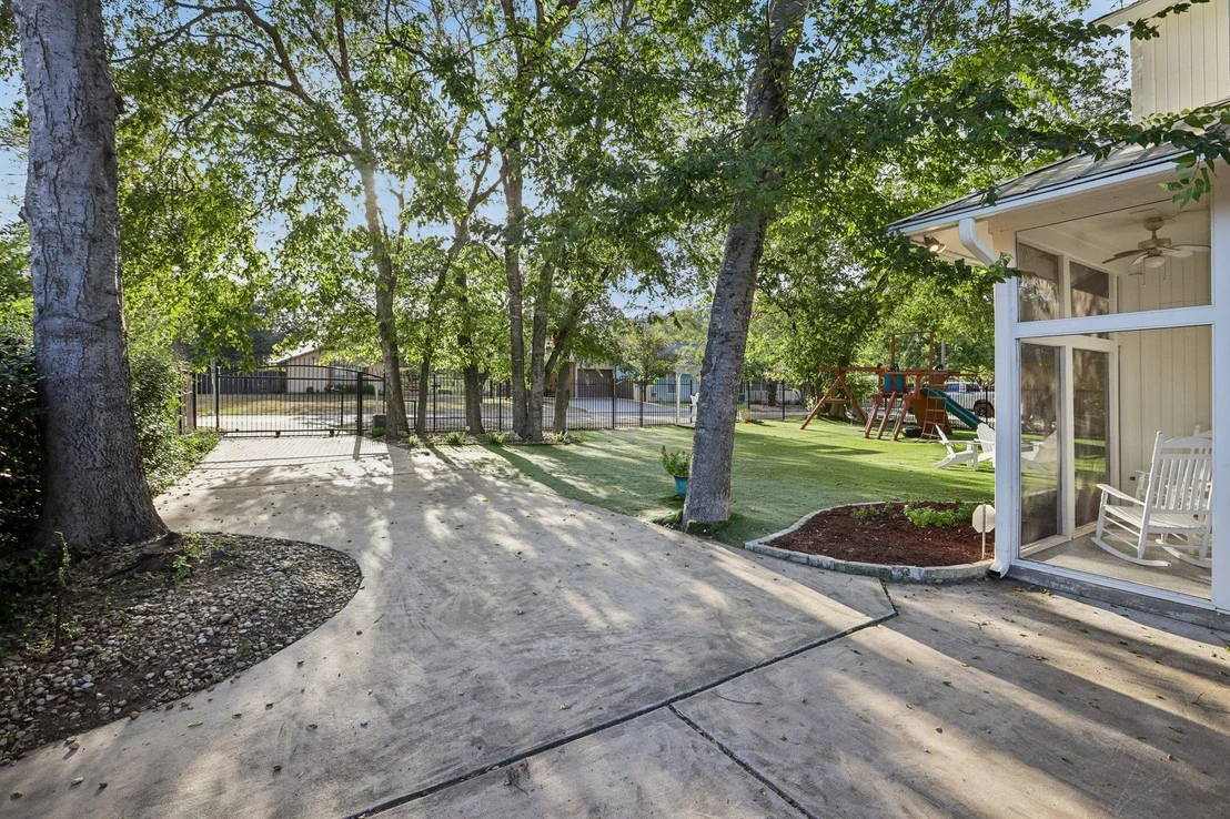 Photo of Unit 2 at 12417 River BND