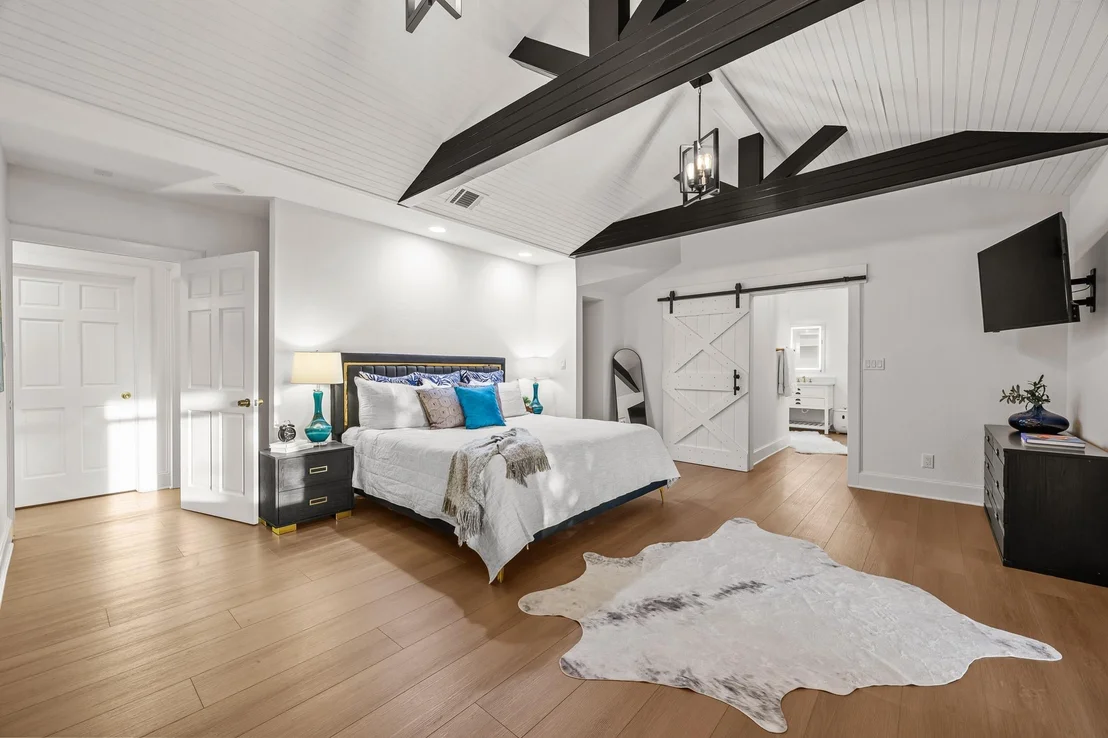 Photo of 8012 Bernard ST