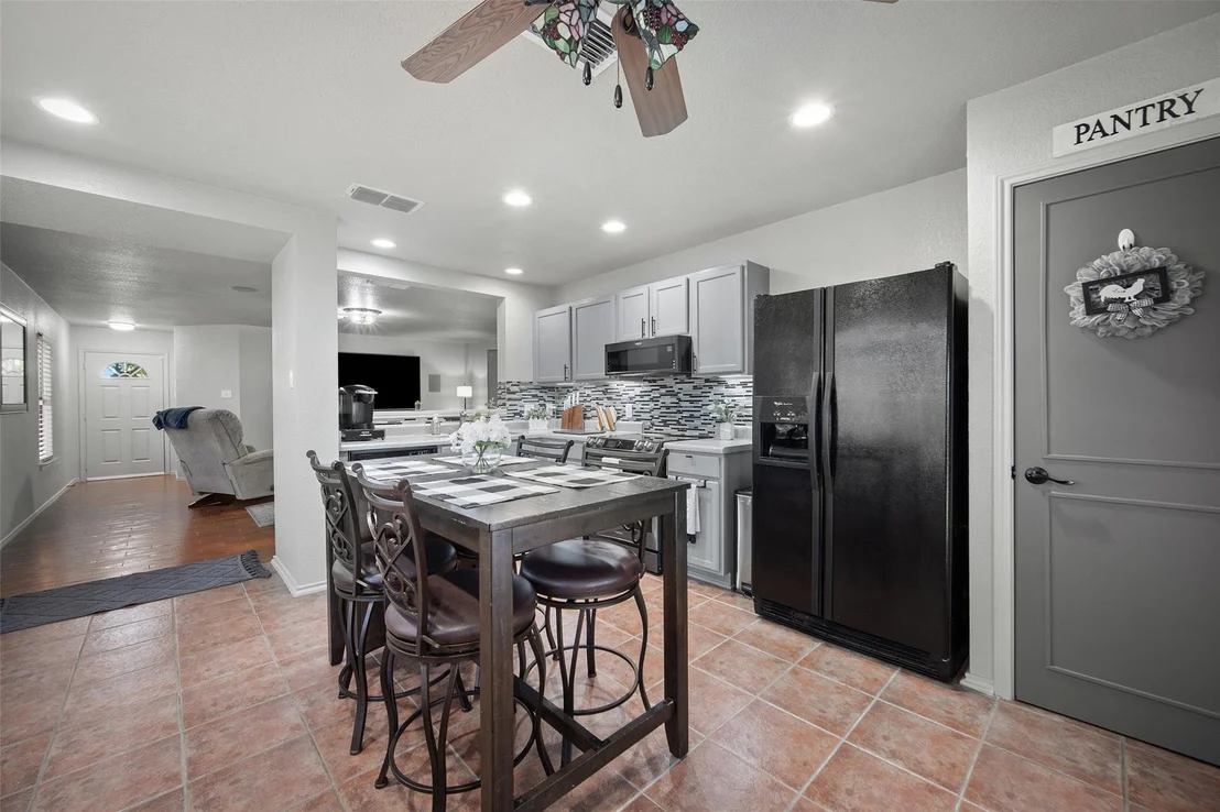 Photo of 5504 Alomar CV