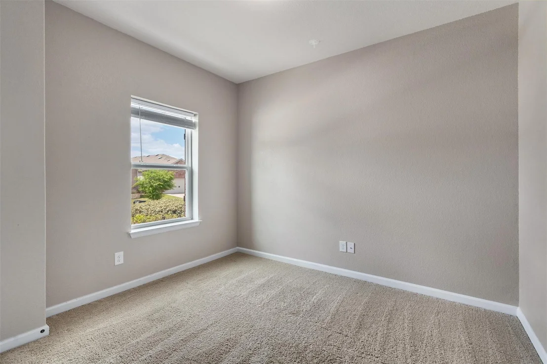 Photo of 463 Bridgestone WAY