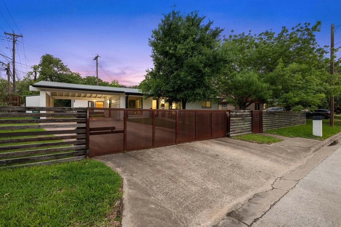 Photo of 1723 Fawn DR