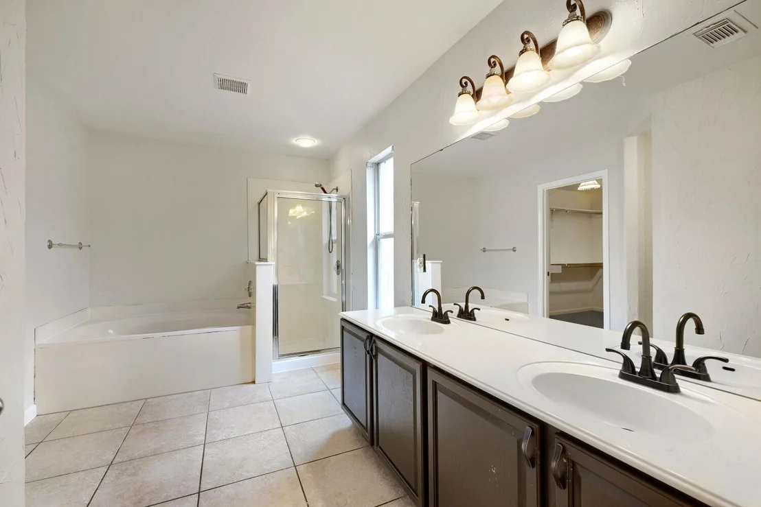 Photo of 1405 Hawk DR