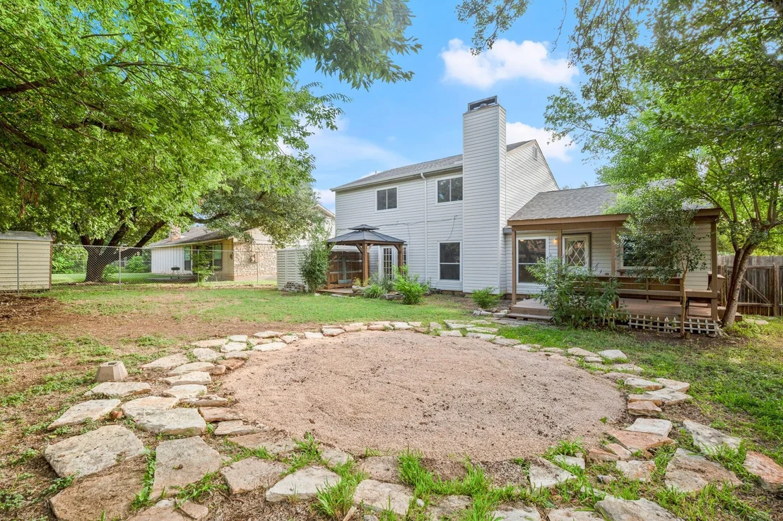 Photo of 211 Woodmont DR