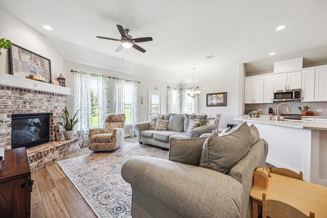 Photo of 1401 Timber Oaks DR