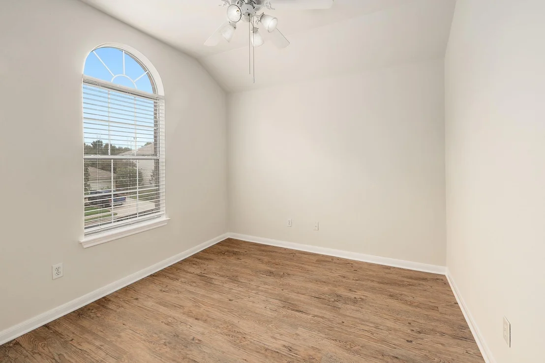 Photo of 102 Chandler Pointe LOOP