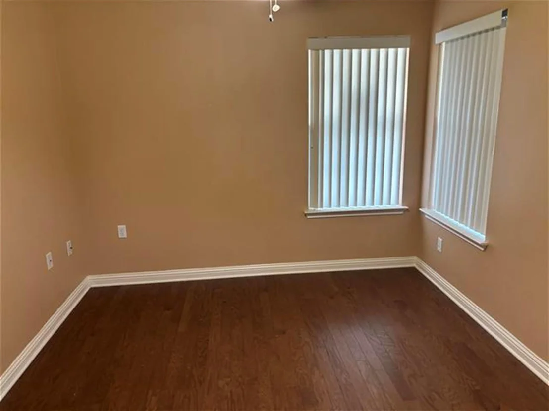 Photo of 122 Eisenhower CT