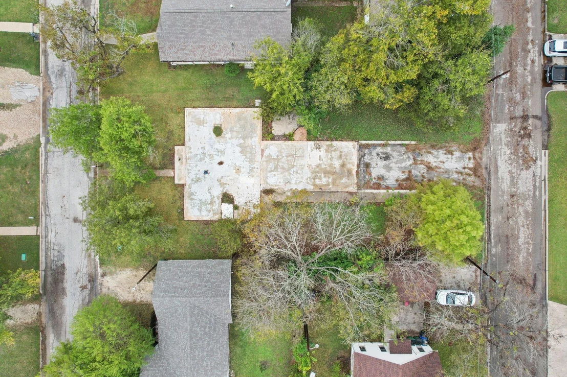 Photo of 904 James ST