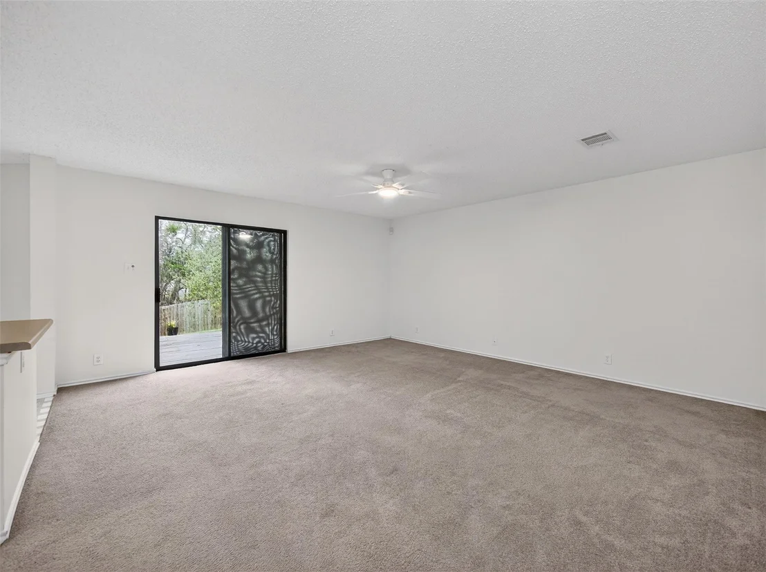 Photo of 15300 Iola CV