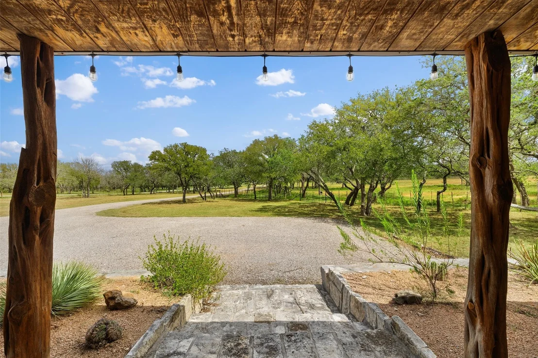 Photo of 2631 N US 281 Highway