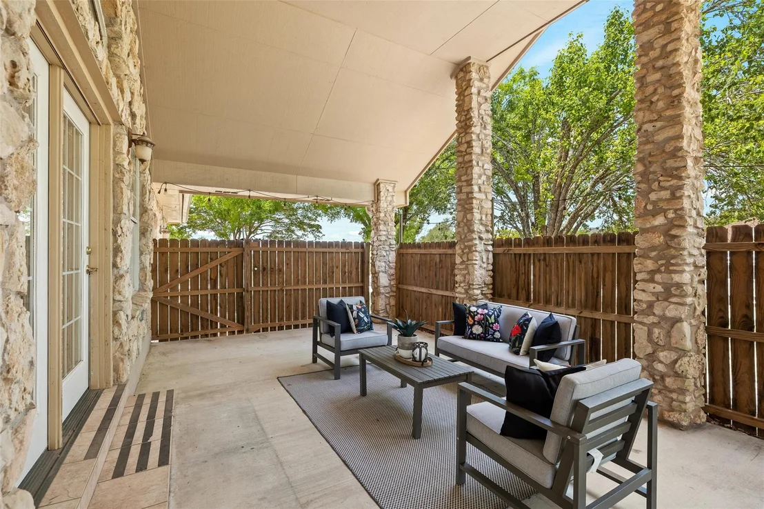 Photo of 115 Greenridge LN