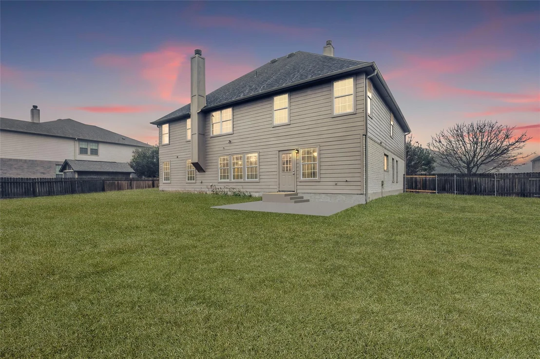 Photo of 113 Silver Lace LN