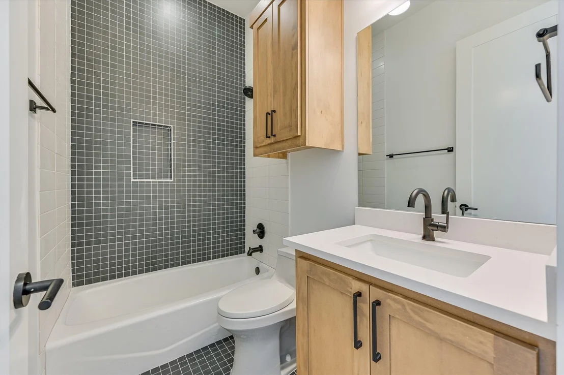 Photo of Unit B at 2401 Trailside DR