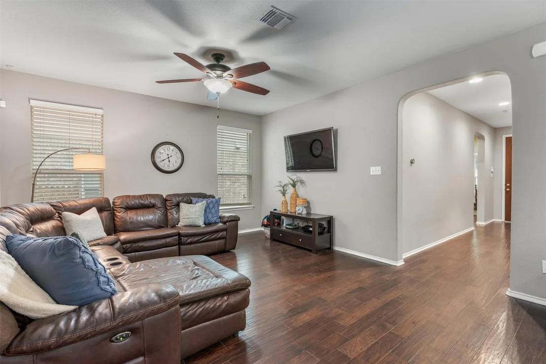 Photo of 1032 Clove Hitch DR