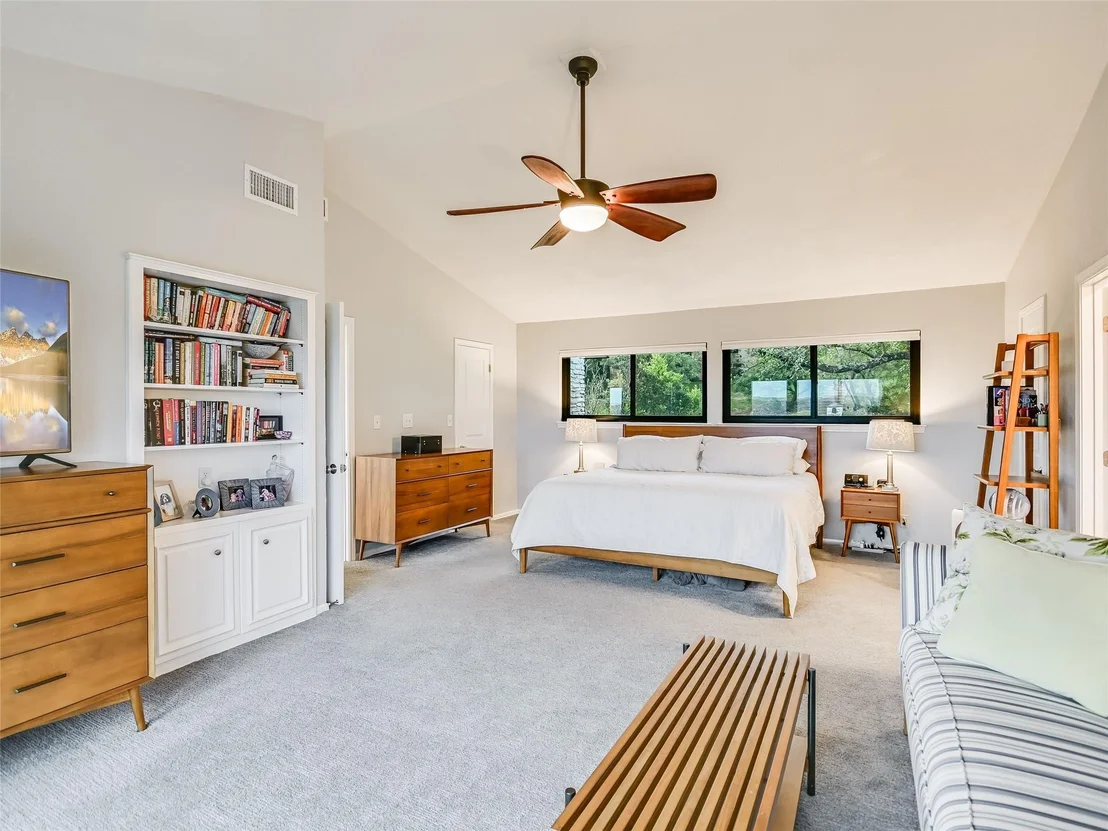 Photo of 1304 Canoe Brook DR