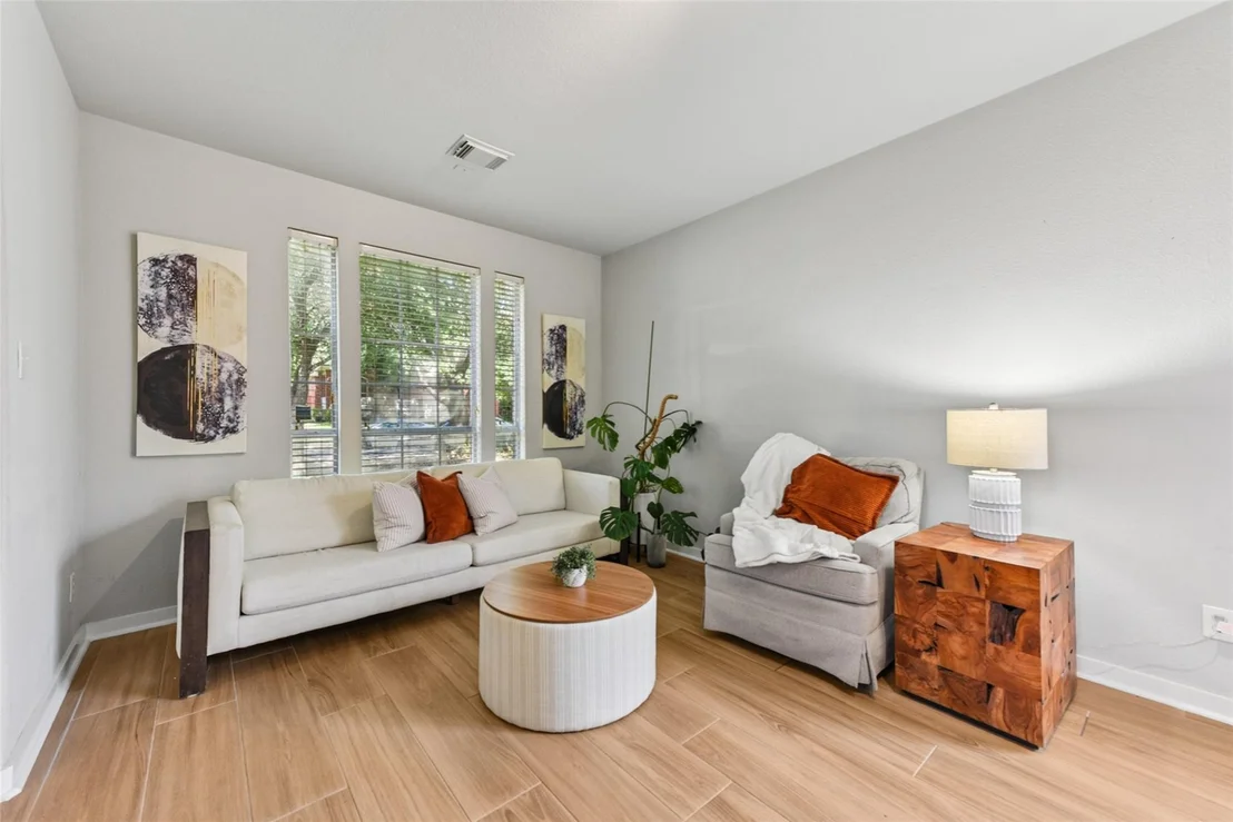 Photo of 1913 Maize Bend DR