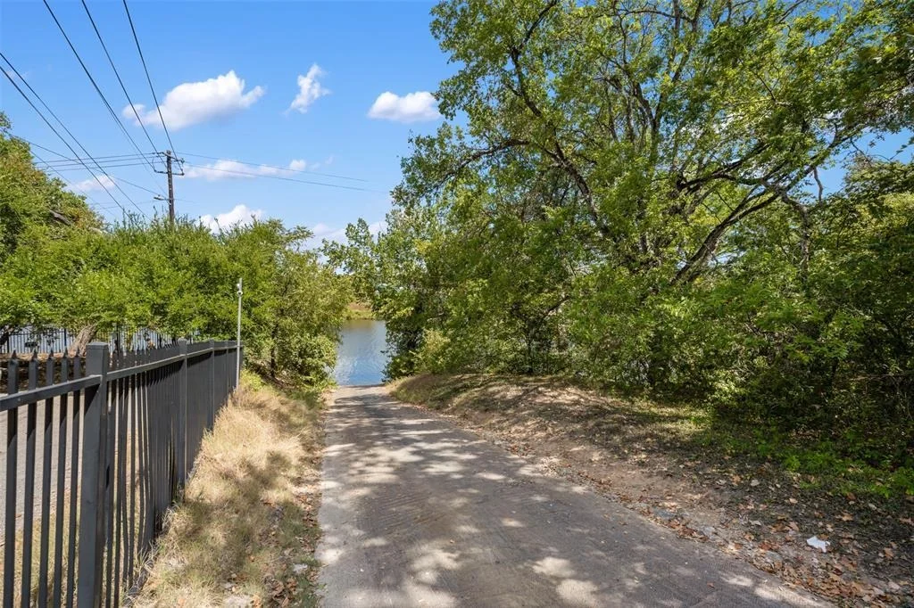 Photo of 2210 Red Fox RD