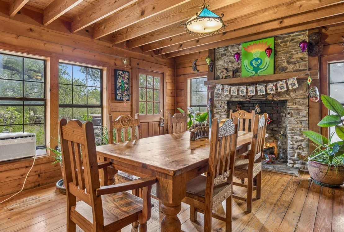 Photo of 1218 Oakwood LOOP