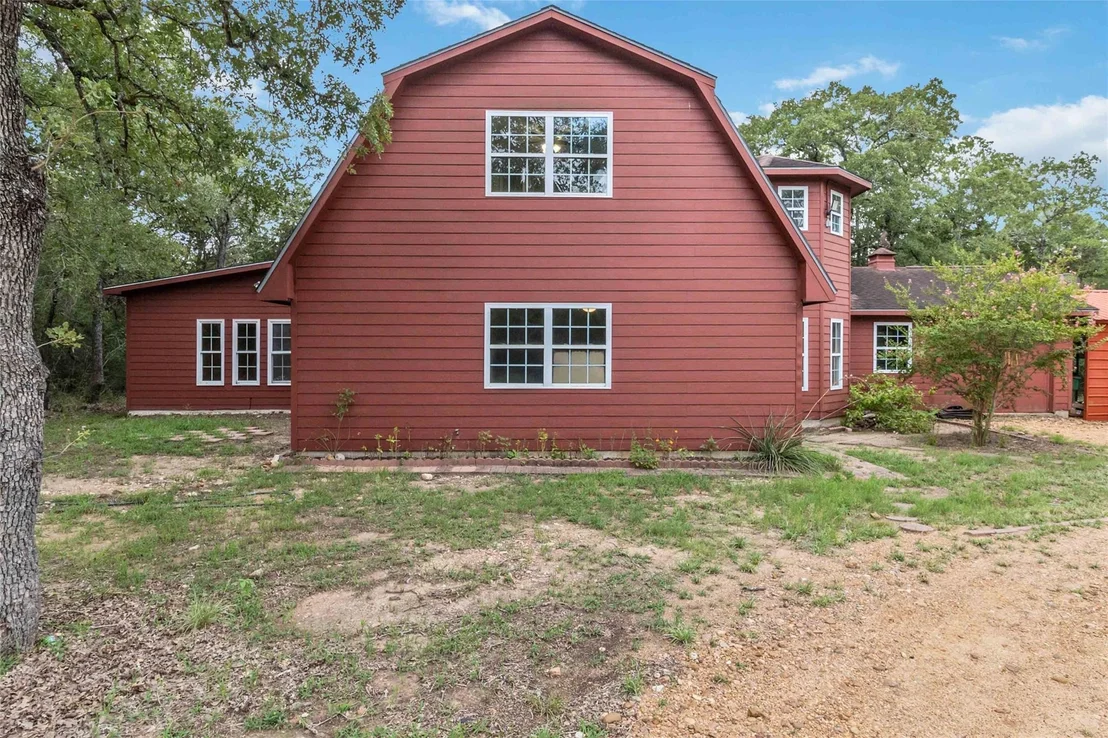 Photo of 425 Woodlands DR