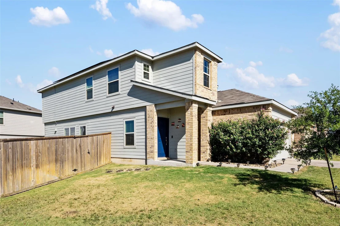 Photo of Unit 12F at 524 Circle WAY