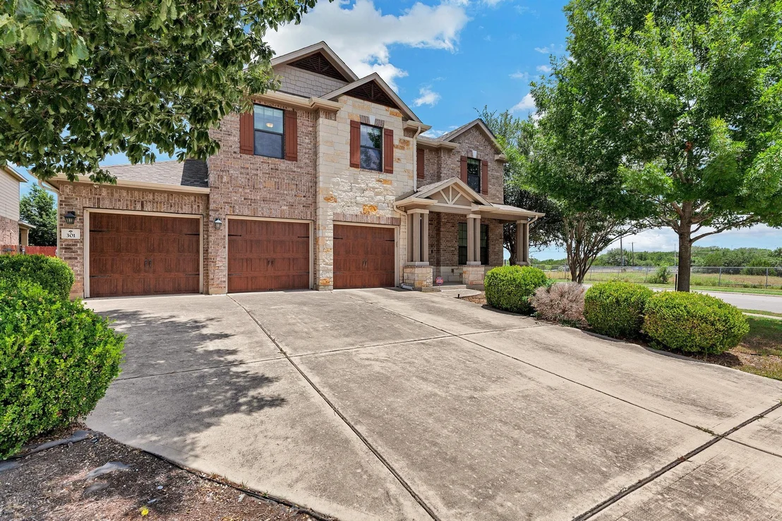 Photo of 301 Wye Oak ST