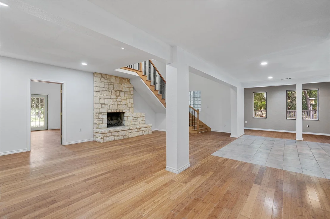 Photo of 601 Deertrail DR