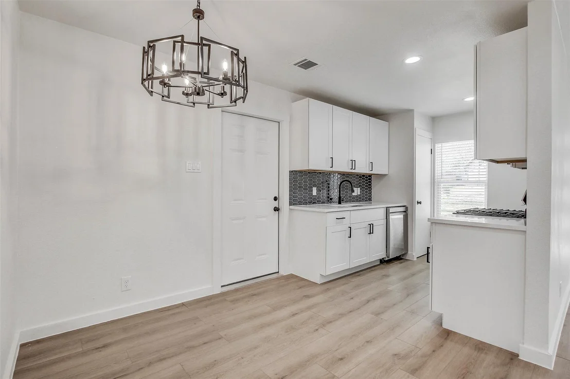 Photo of Unit A at 1402 Valleyridge CIR