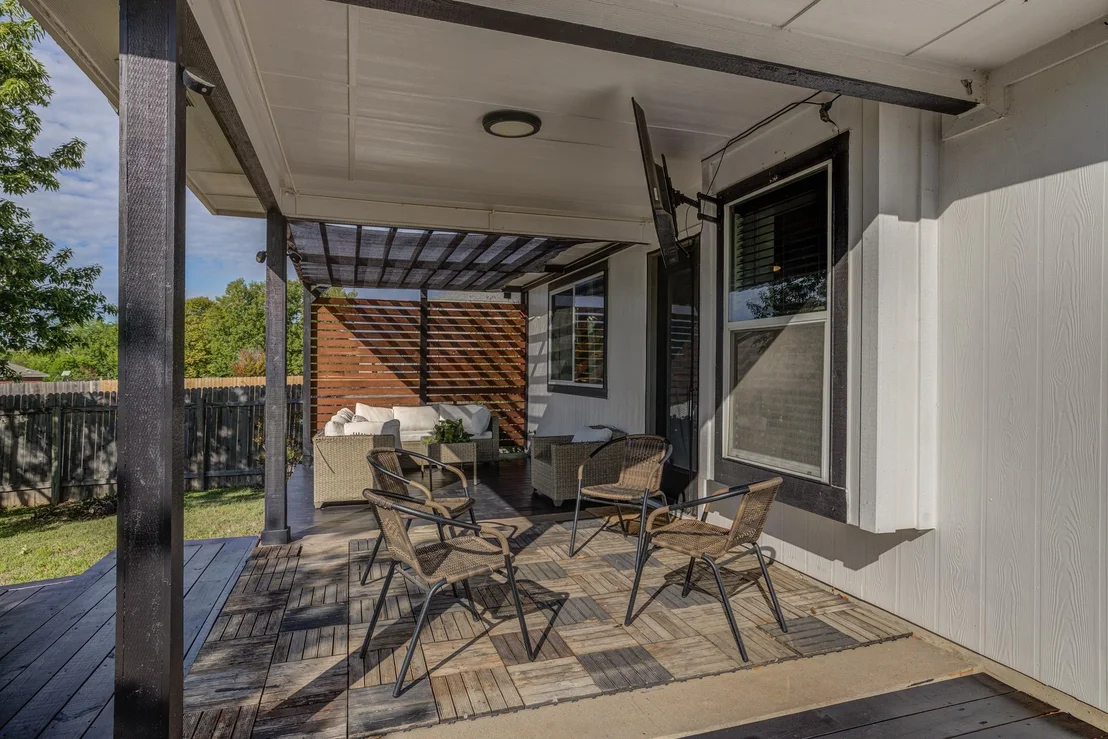 Photo of 1201 N Darjeeling DR
