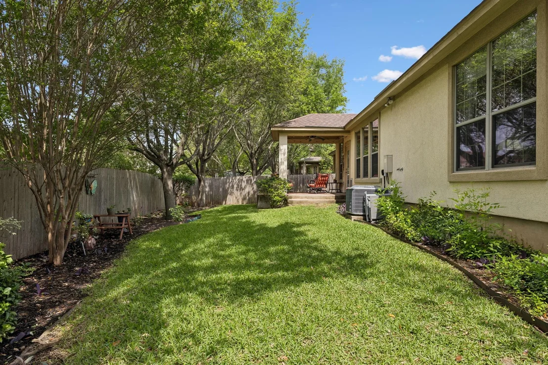 Photo of 309 Island Oak DR