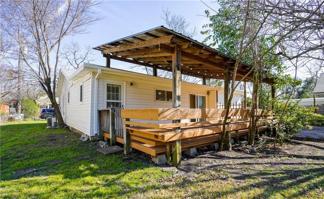 Photo of 5516 Joe Sayers Ave
