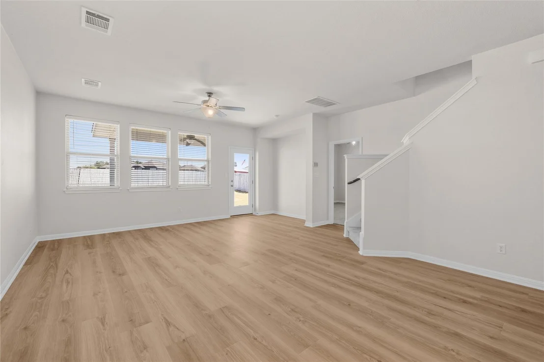 Photo of 6044 Genova PL