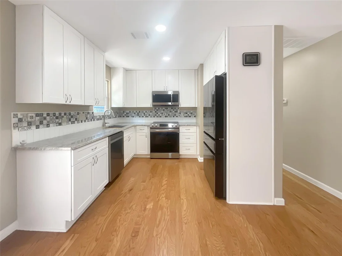 Photo of 8801 Parkfield DR