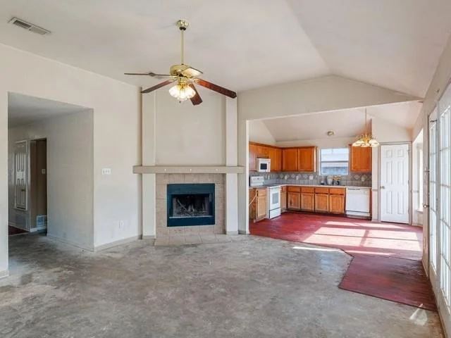 Photo of 121 Meadow Lake LN