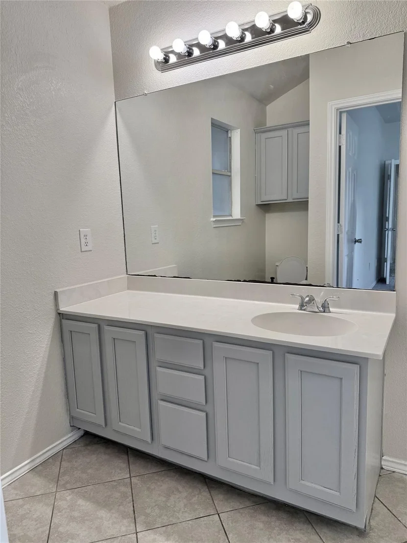 Photo of 809 Luke LN