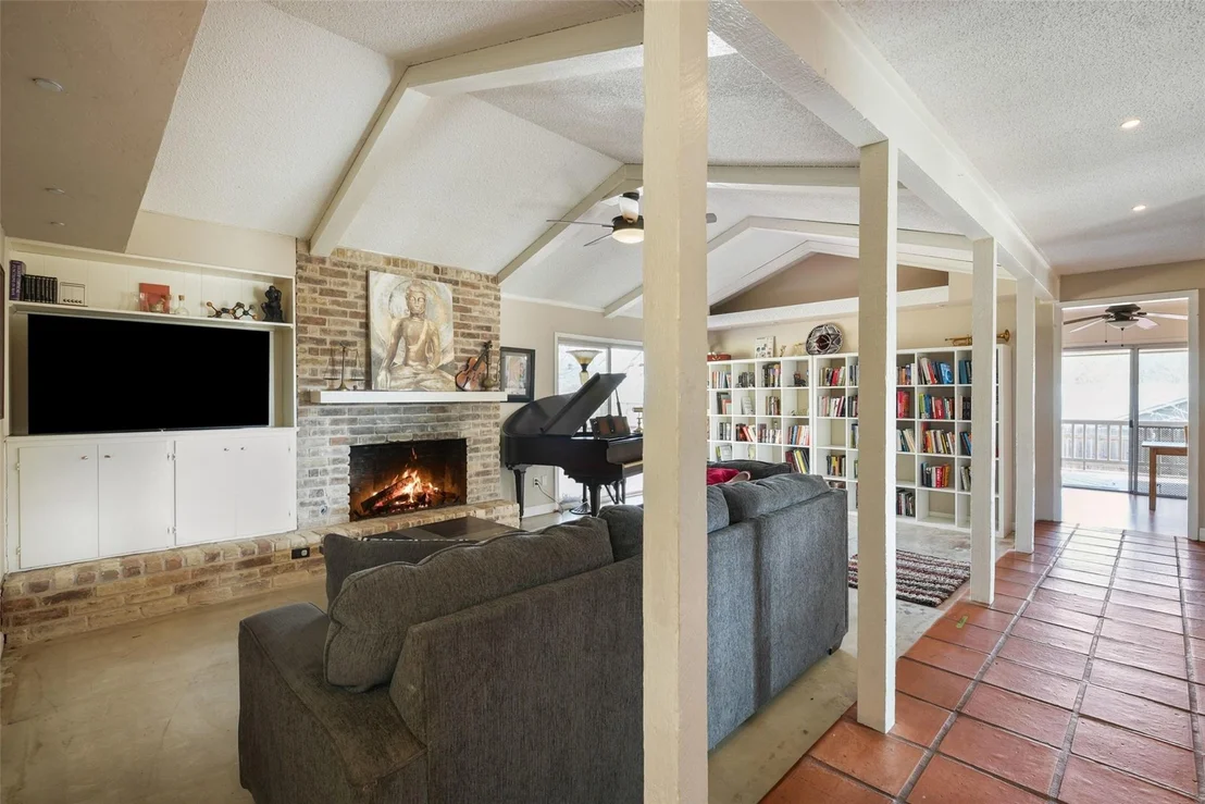 Photo of 902 Clearwater CIR