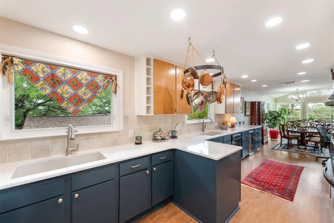 Photo of 5504 Lands End ST