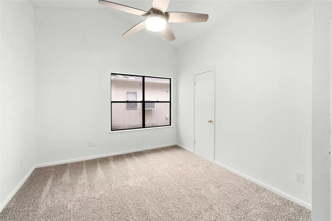 Photo of 2305 QUICKSILVER BLVD