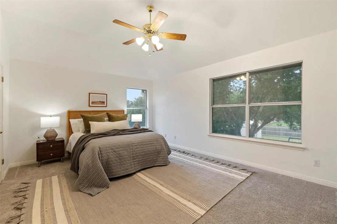 Photo of 900 Laurel CV