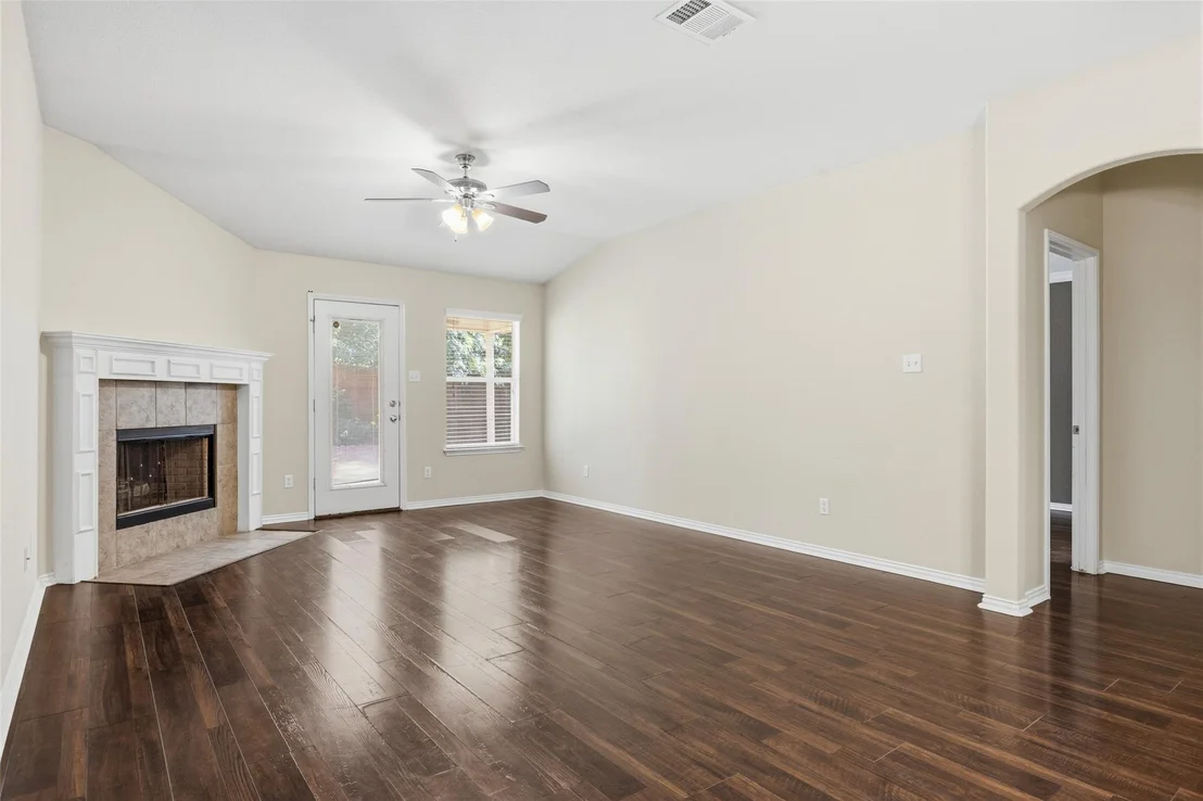 Photo of 1069 Talley LOOP